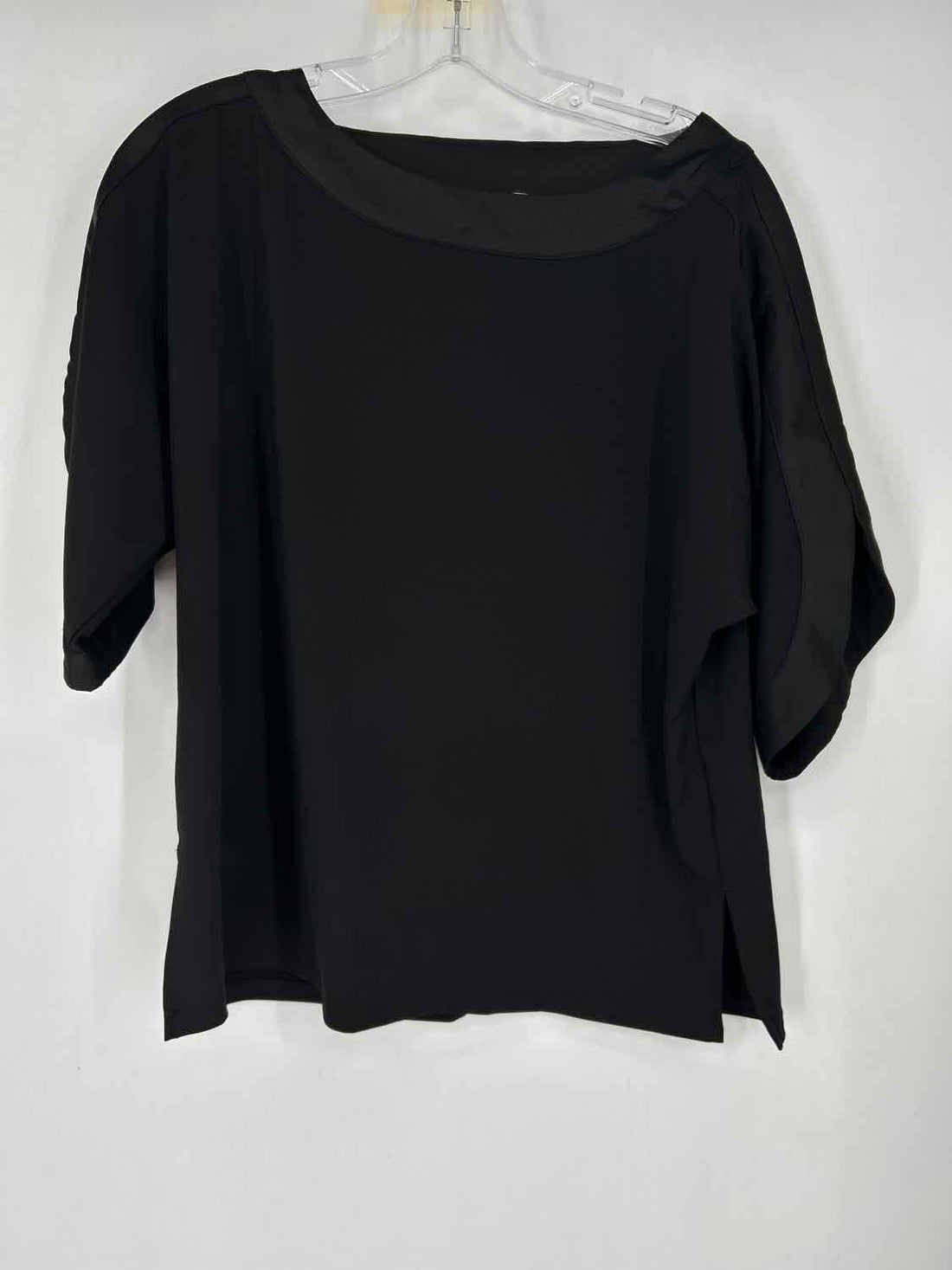 Chicos Size 1(M) Black Short Sleeve