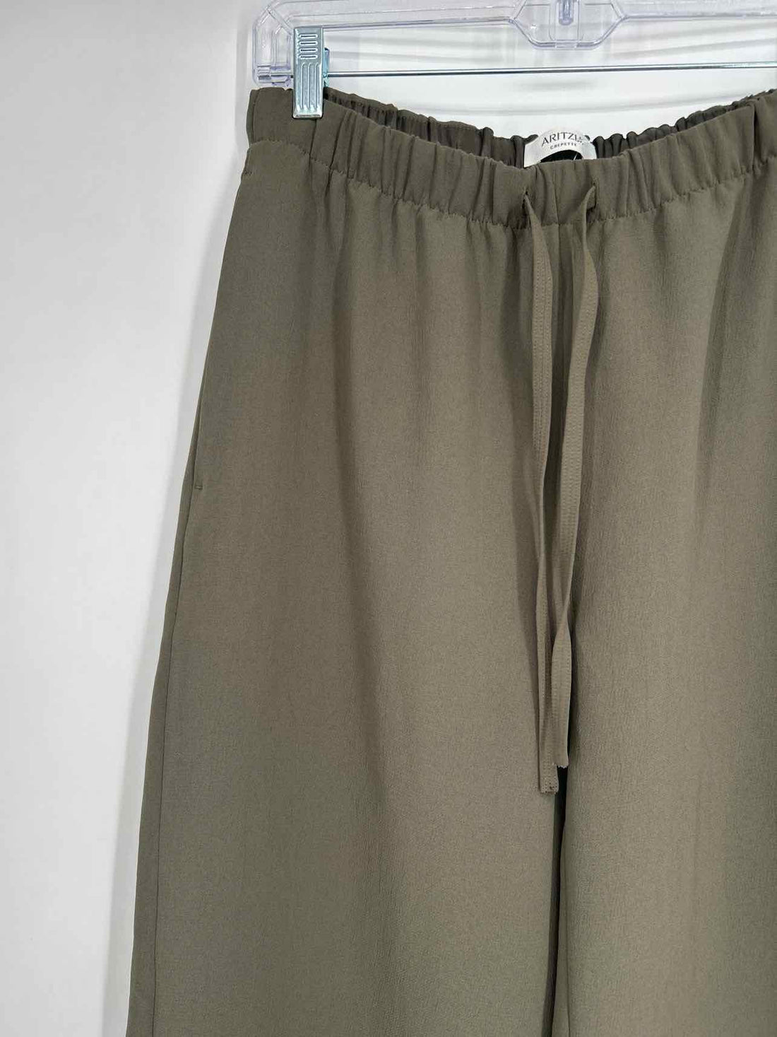 Aritzia Size M Dark Olive NWT Pants