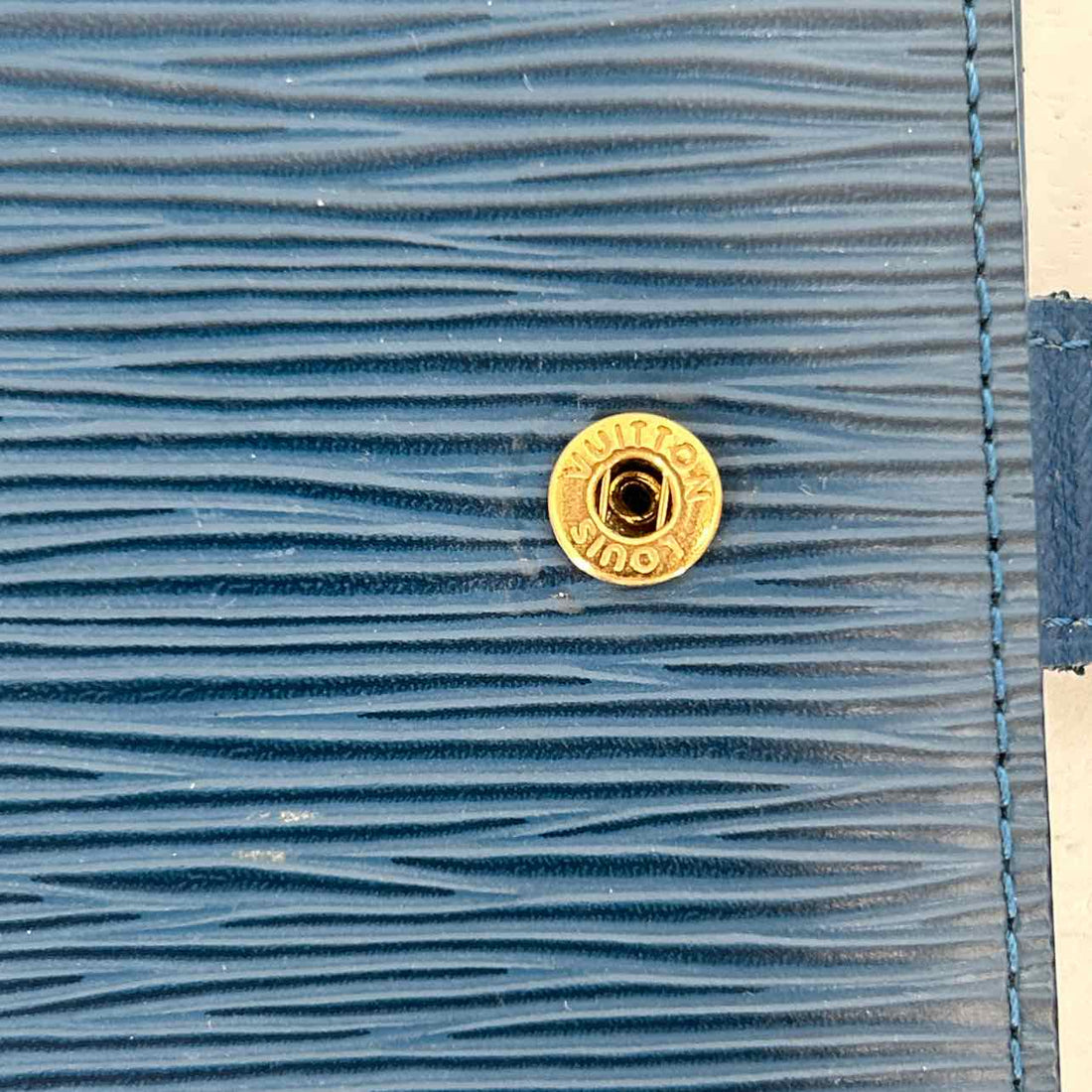 Louis Vuitton Epi Leather Ring Agenda Blue Like New LUXURY