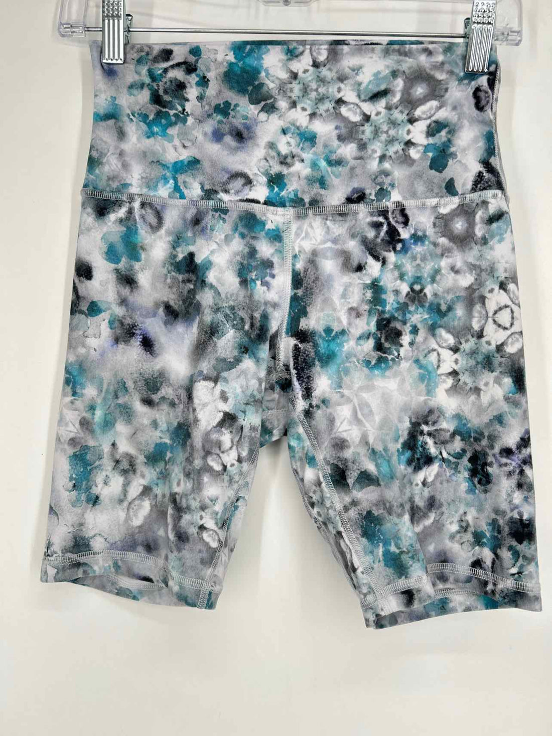 Lululemon Size 4 Grey Print Active Shorts