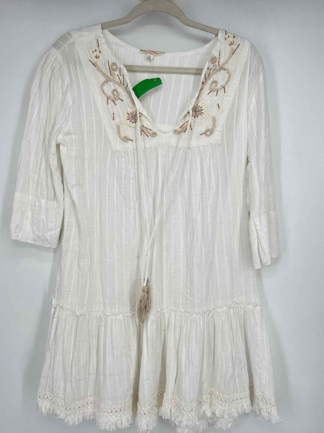 Rise & bloom Size M Off White Coverup