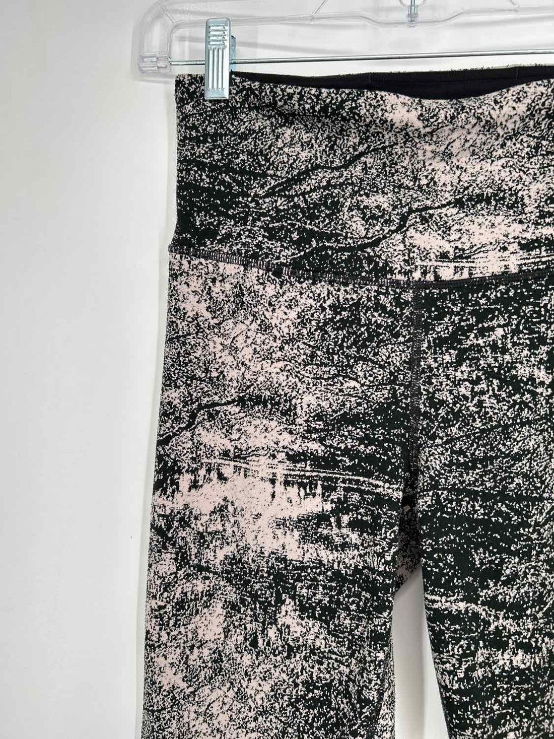 Athleta Size S Black & Gray Print Active Leggings