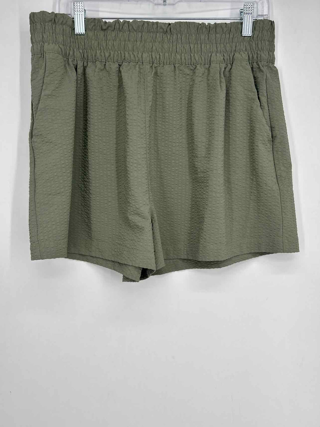 Vuori Size XL Dusty Olive Active Shorts