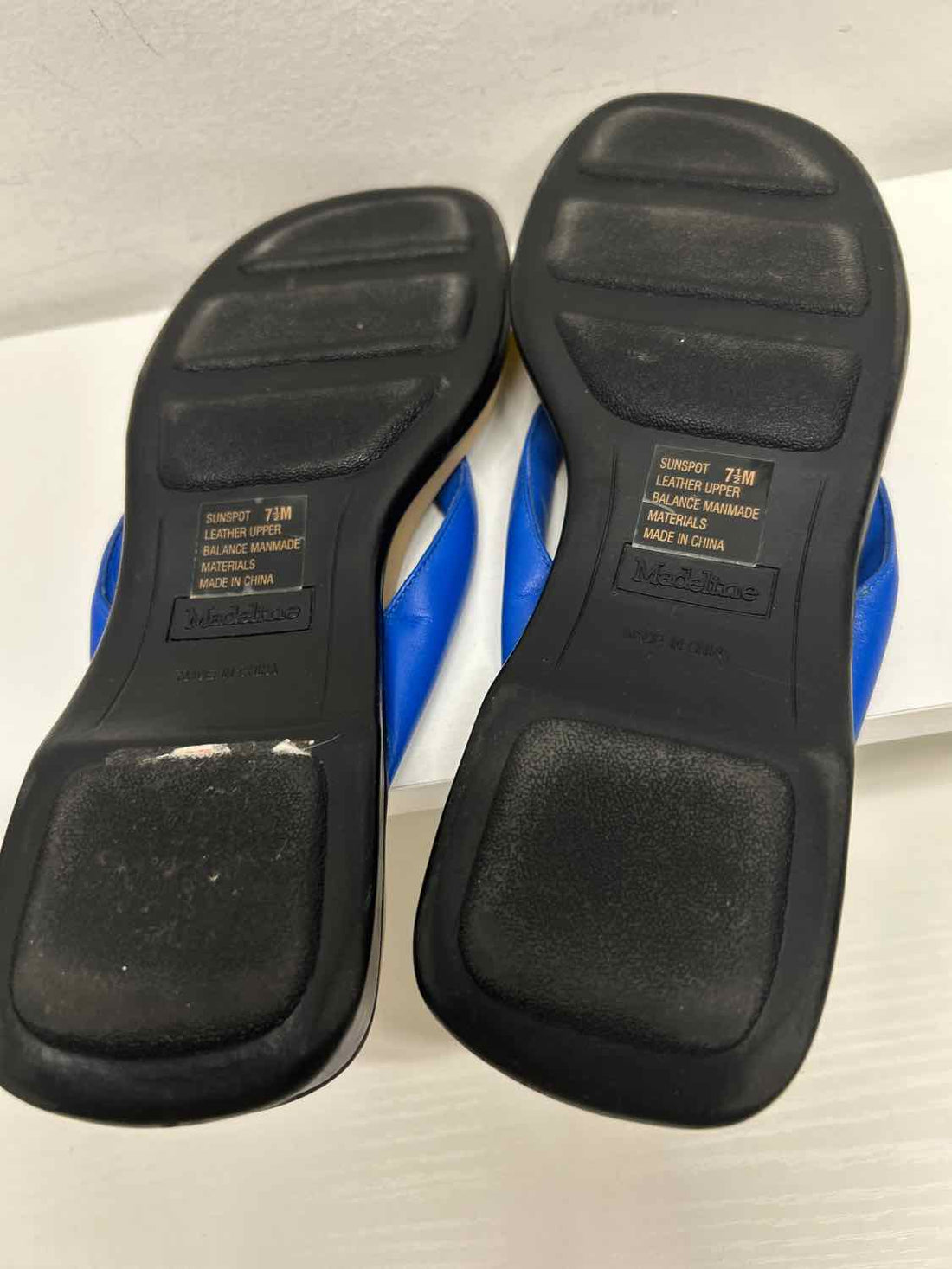 Madeline Women Size 7.5 Blue Flip Flops