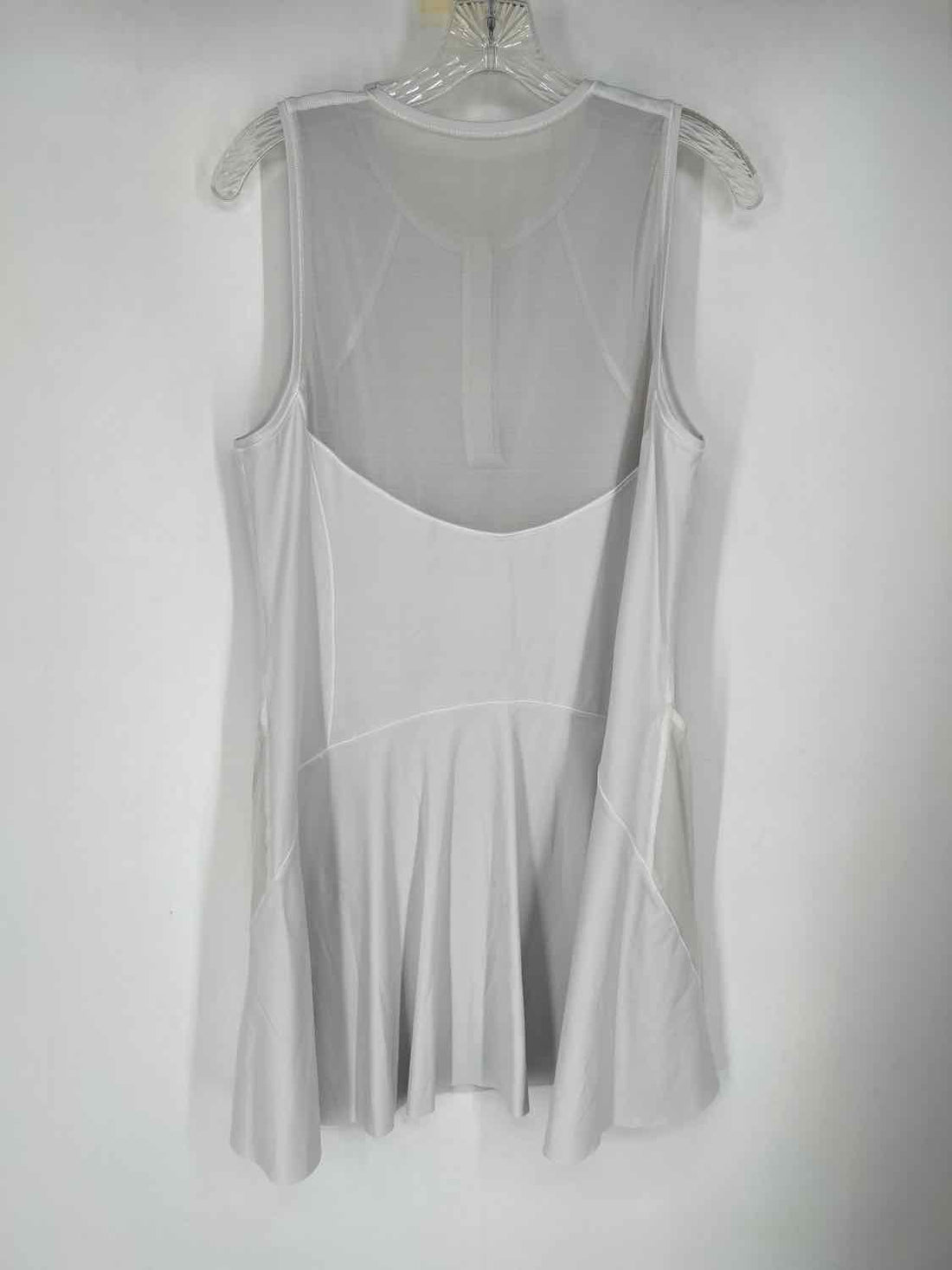 Athleta Size XL White Active Dresses
