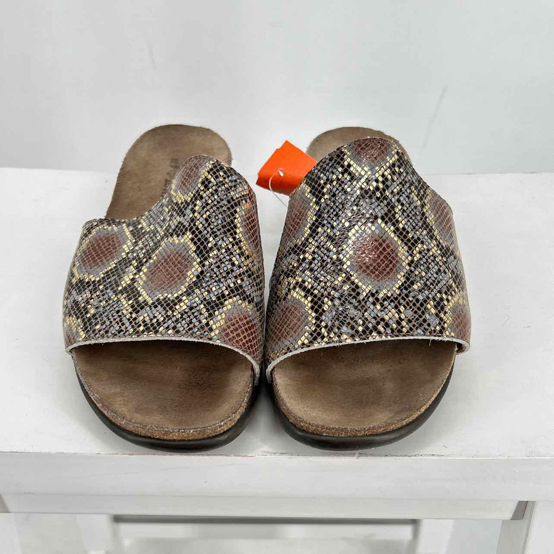 Naot Women Size 39 Snake Sandals