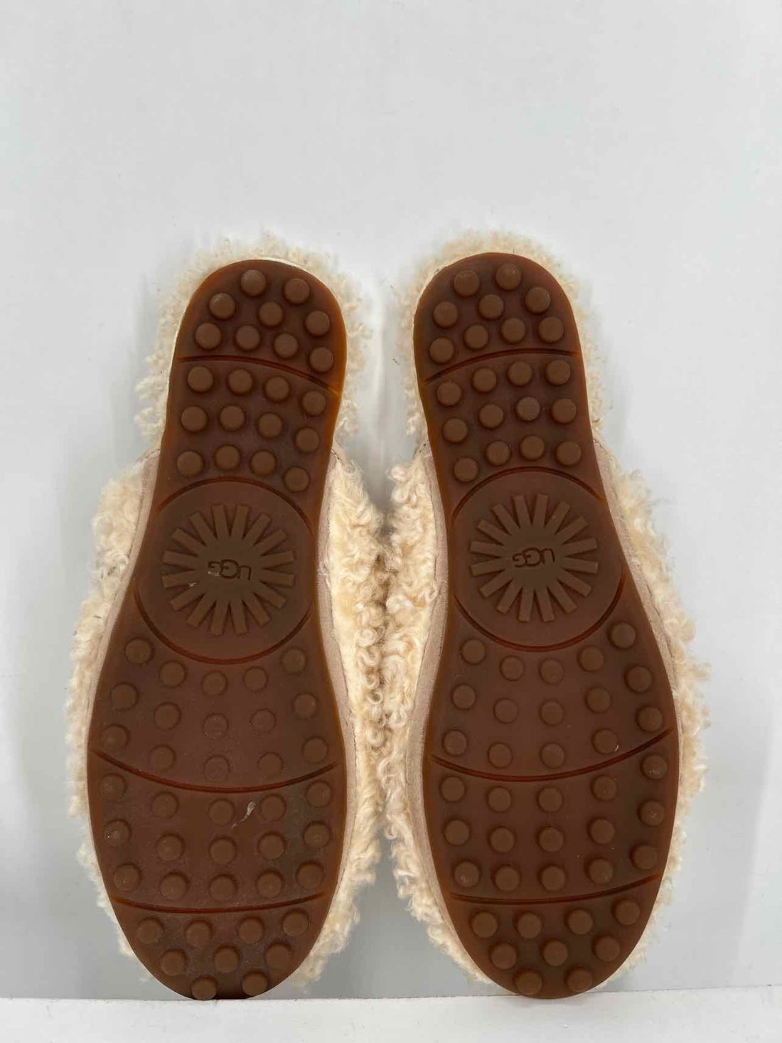 Ugg Women Size 6 Cream Mules