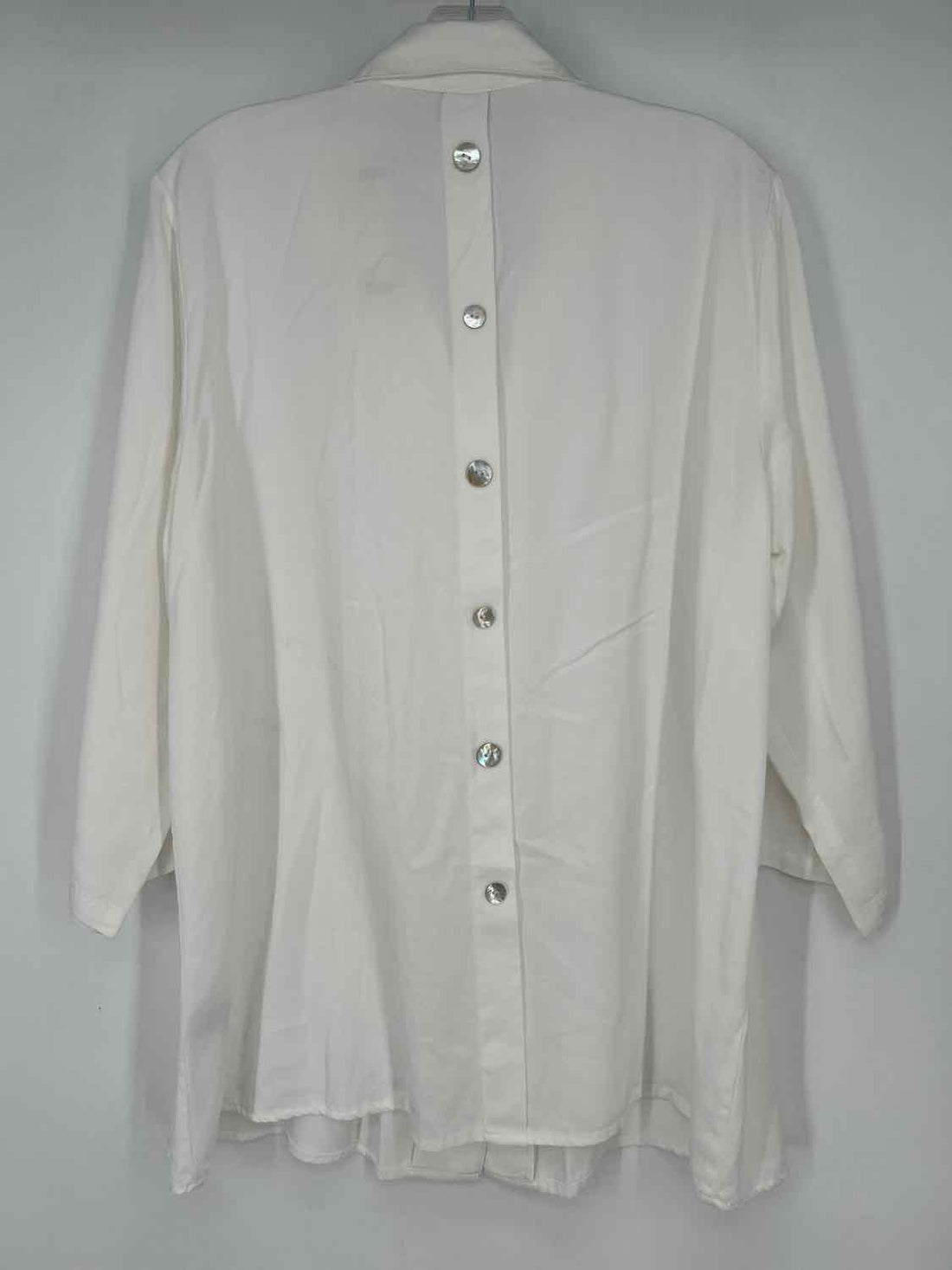 Too Fan Size XL White Long Sleeve