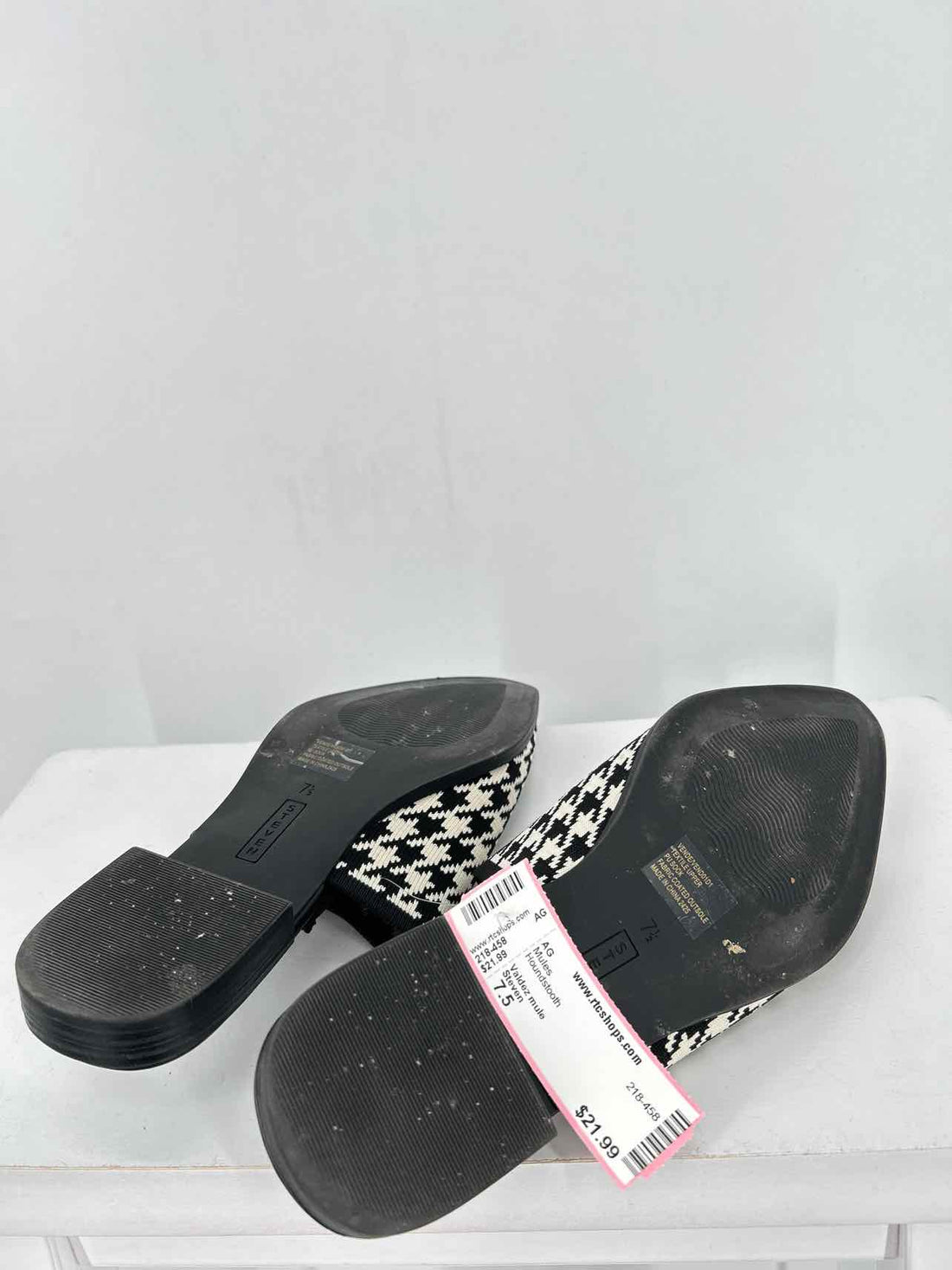 Steven Women Size 7.5 Houndstooth Mules