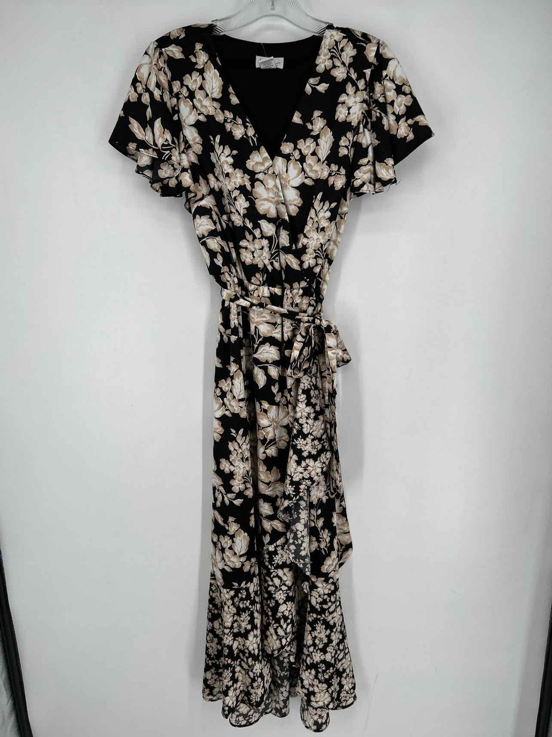 Nicole Miller Size S Black Floral Short Sleeve Dress