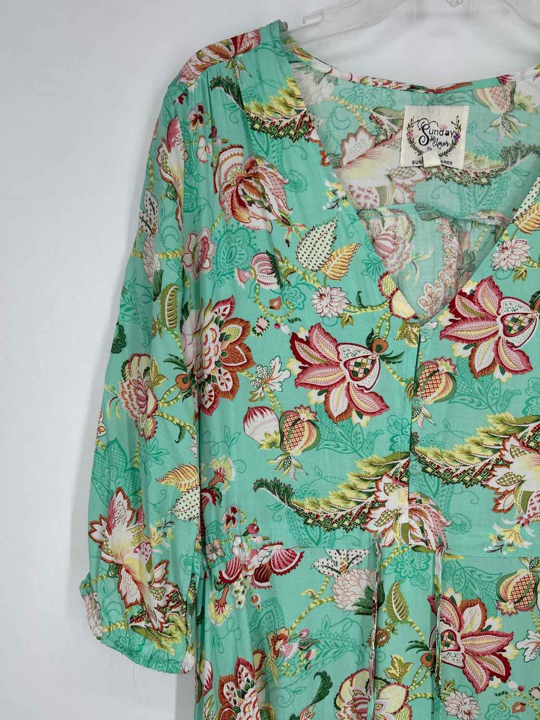 Sunday Mi Amor Size M Light Green Floral Long Sleeve Maxi