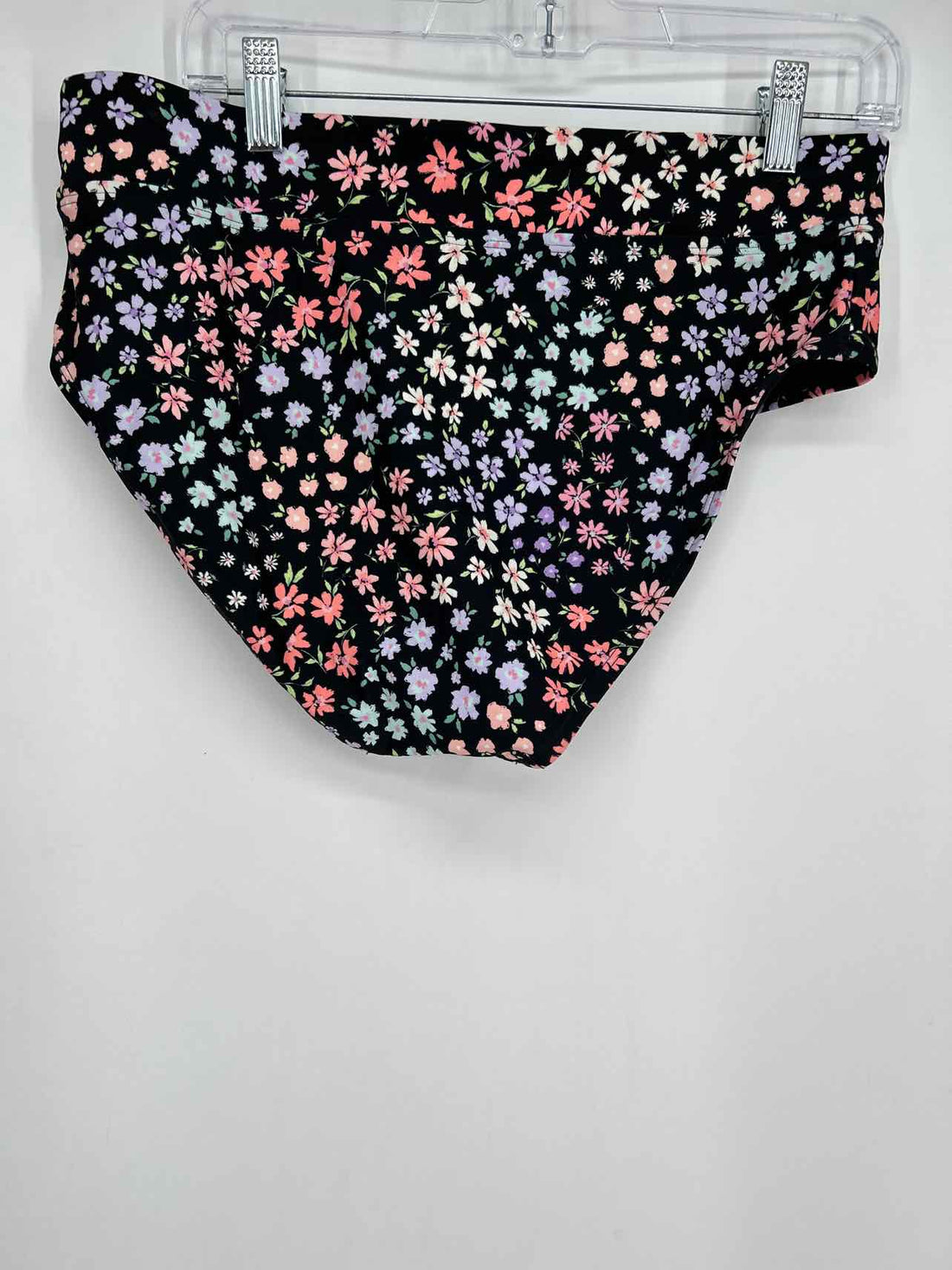 True Craft Size XL Black Floral Swimsuit 2 Piece