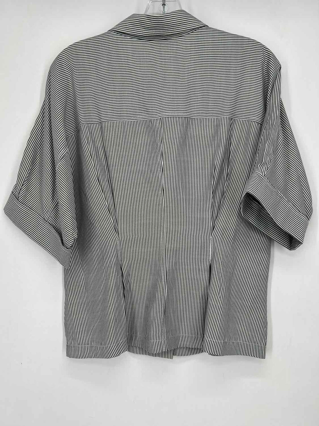 Max Studio NWT Size L White & Gray Striped Short Sleeve