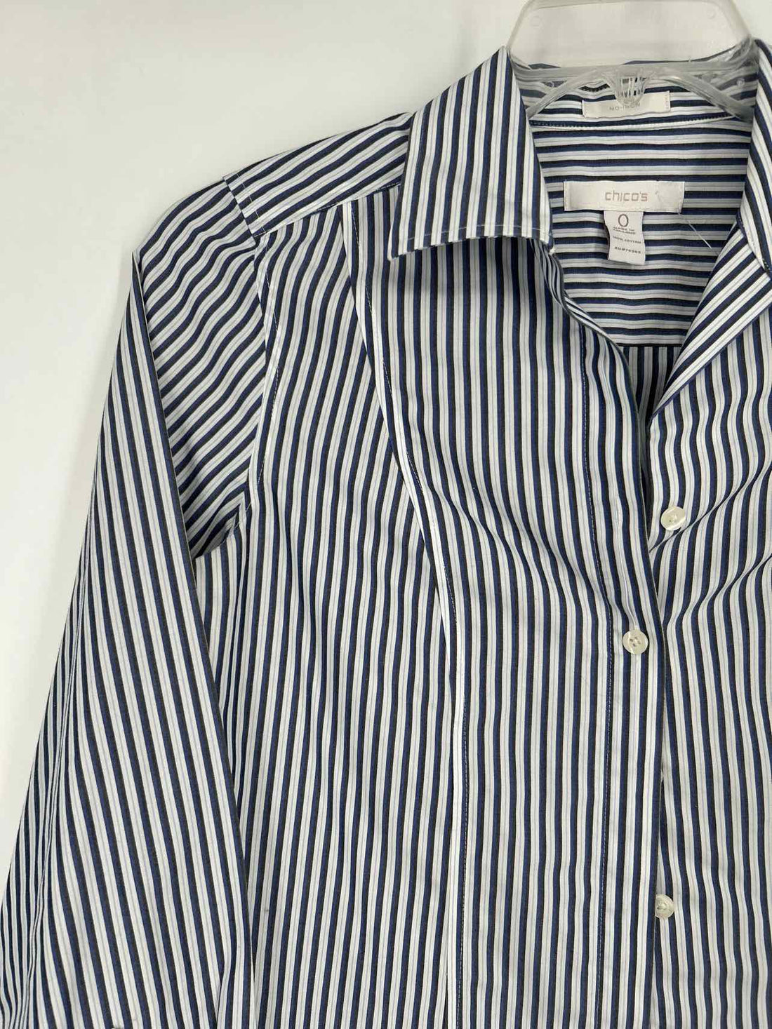Chicos Size 0 (s) Blue & White Striped Long Sleeve