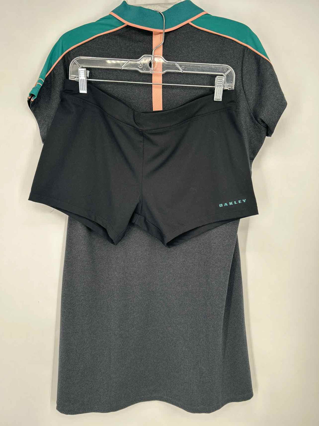 Oakley Size L Dark Gray NWT Active Dresses