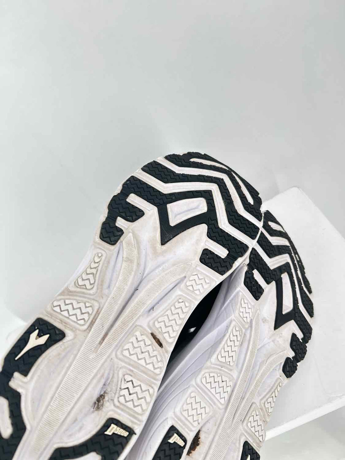 Diadora Women Size 9 Black & White Sneakers