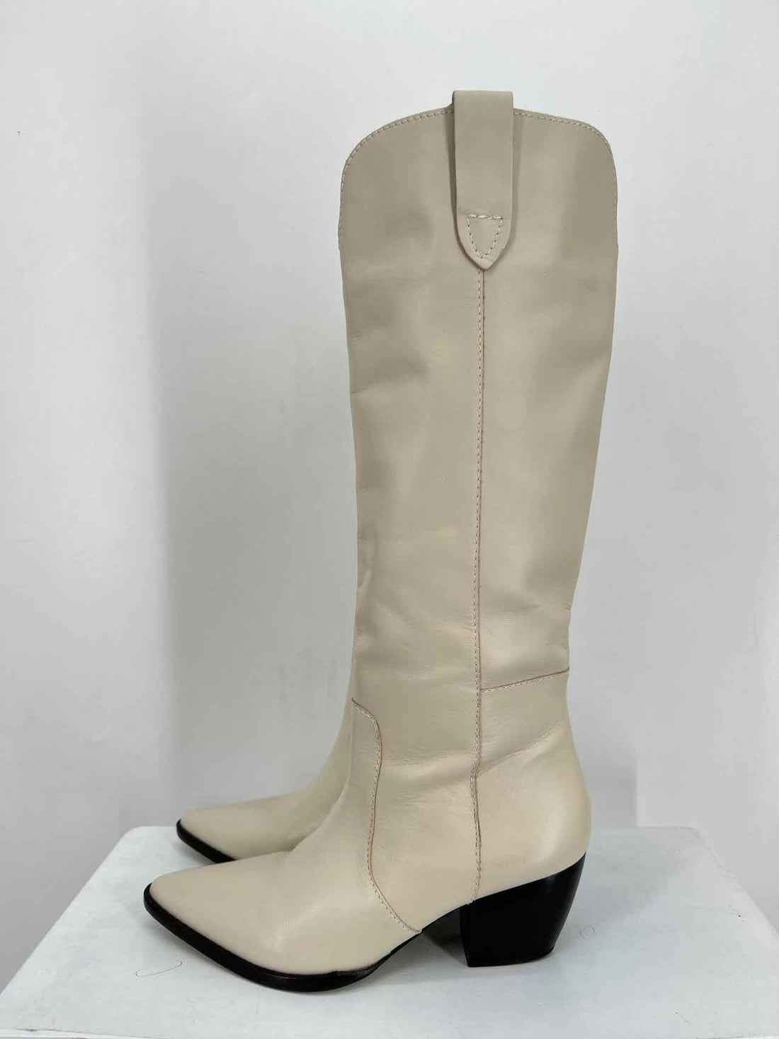 Matisse Women Size 6.5 Cream Mid Calf Boot