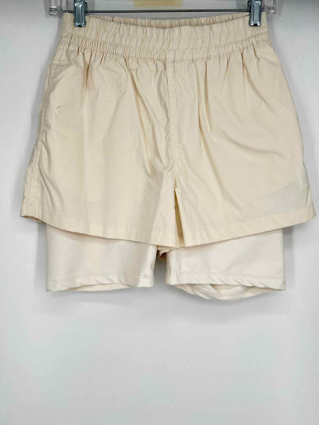 We Wore What Size M Cream Active Skorts