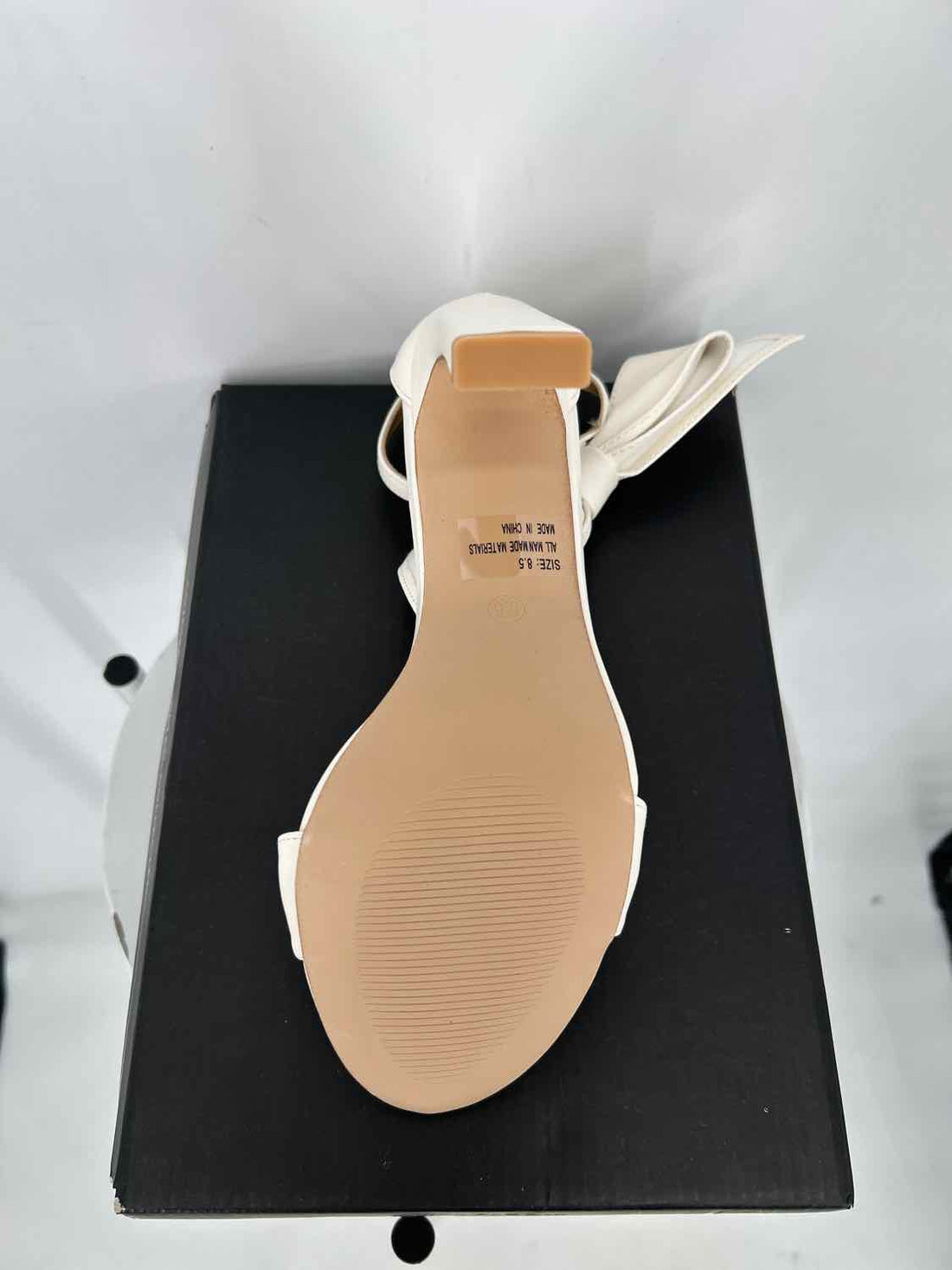 Lulus Women Size 8.5 White New In Box Yoselin Heels