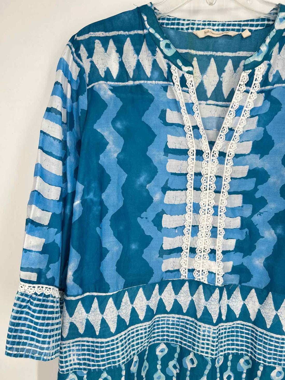 Soft Surroundings Size 1X Blue & White Print Top/Blouse