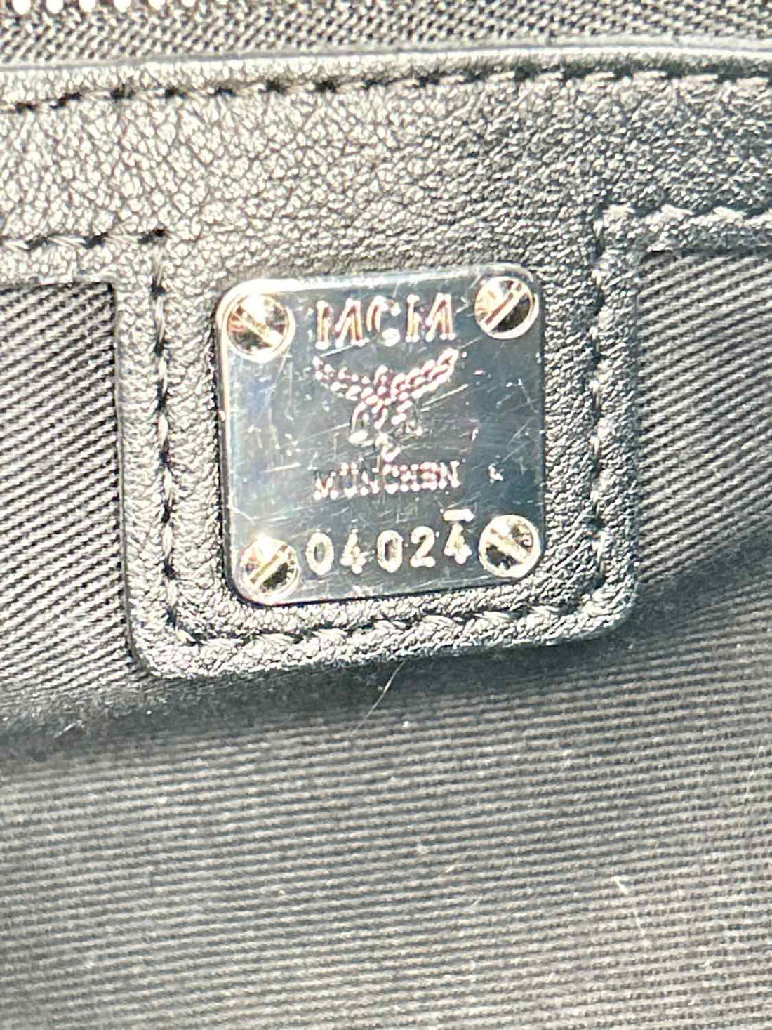 MCM Black Leather Pre Owned LUXURY