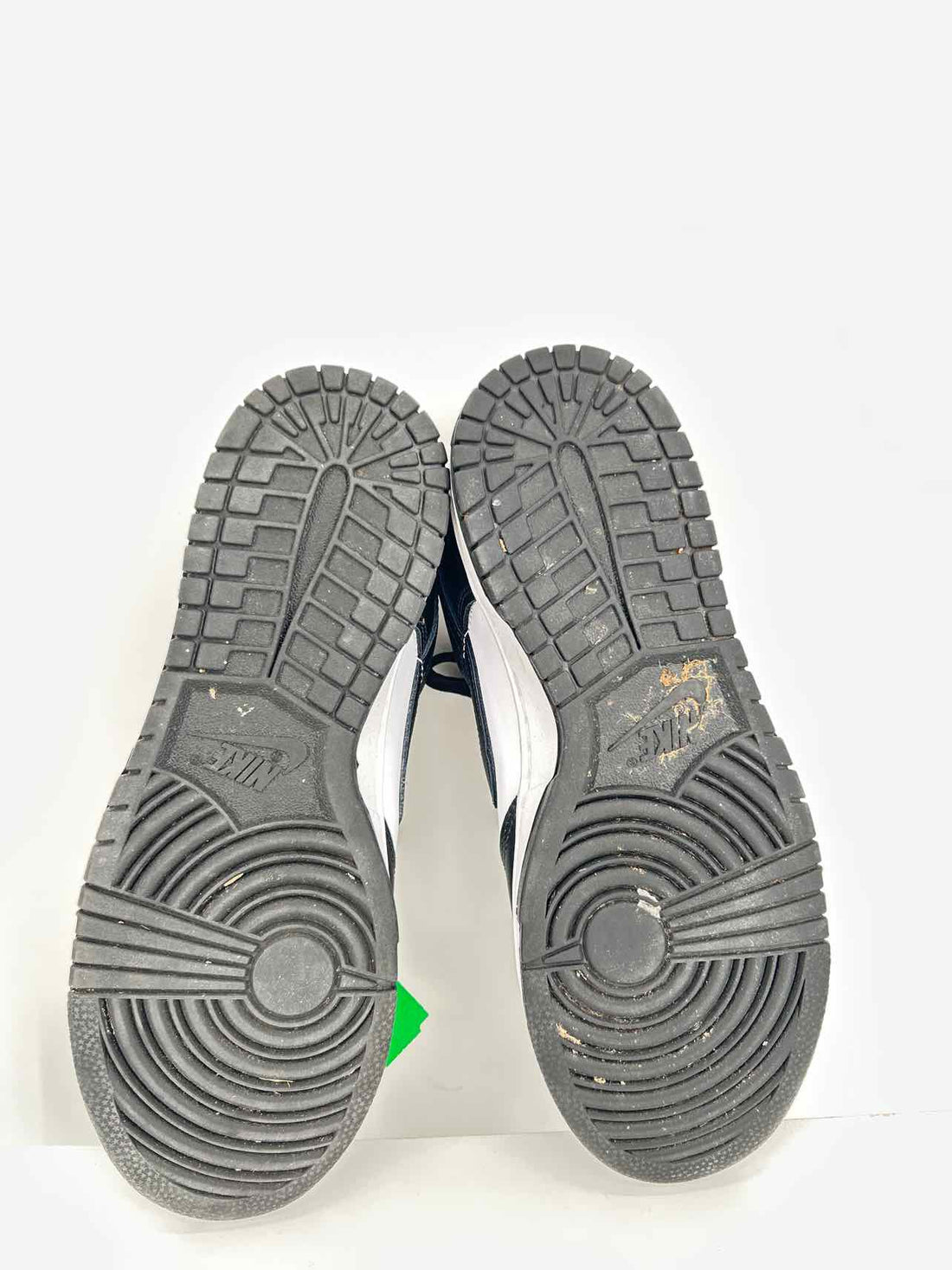 Nike Women Size 8.5 White & Black Sneakers
