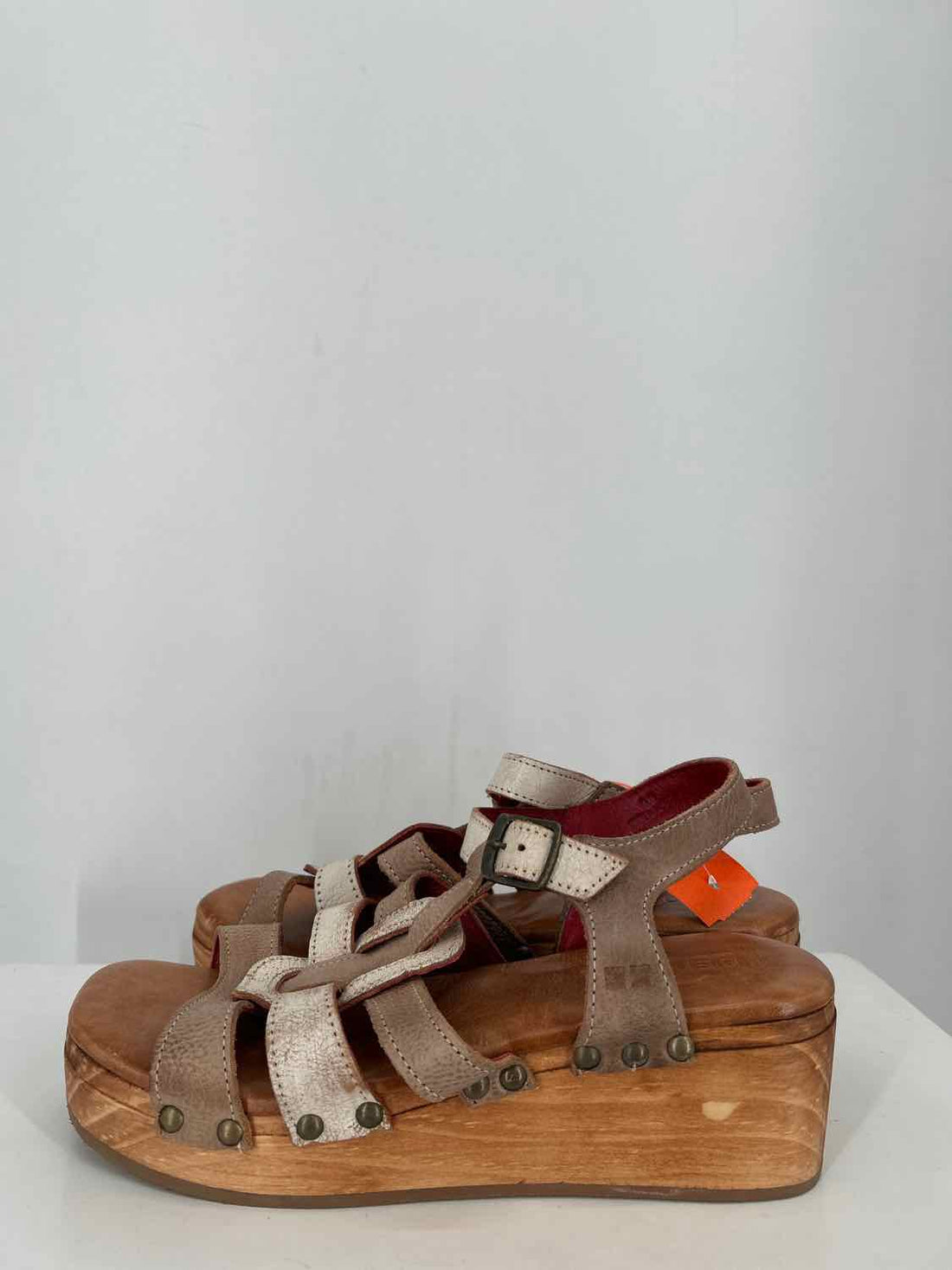 Bed Stu Women Size 9 Brown & White Wedges