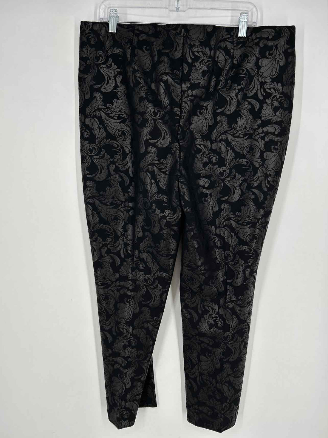 Chicos Size 3 (XL) Black Print Pants
