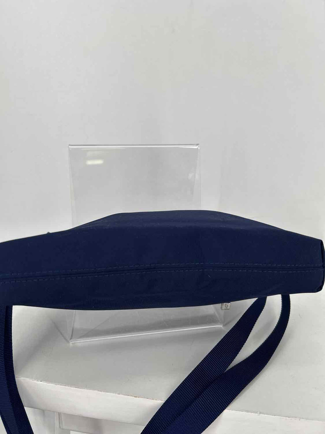 Baggallini Navy Nylon Pre Owned Crossbody