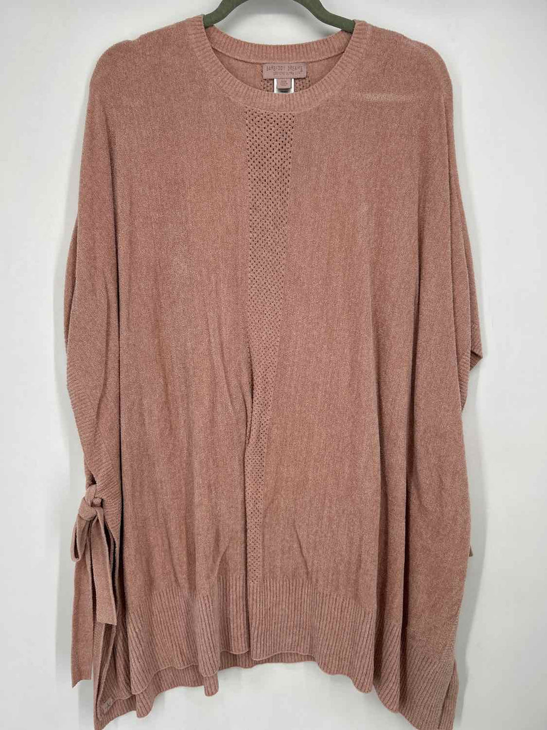 Barefoot Dreams Size M Light Pink Poncho