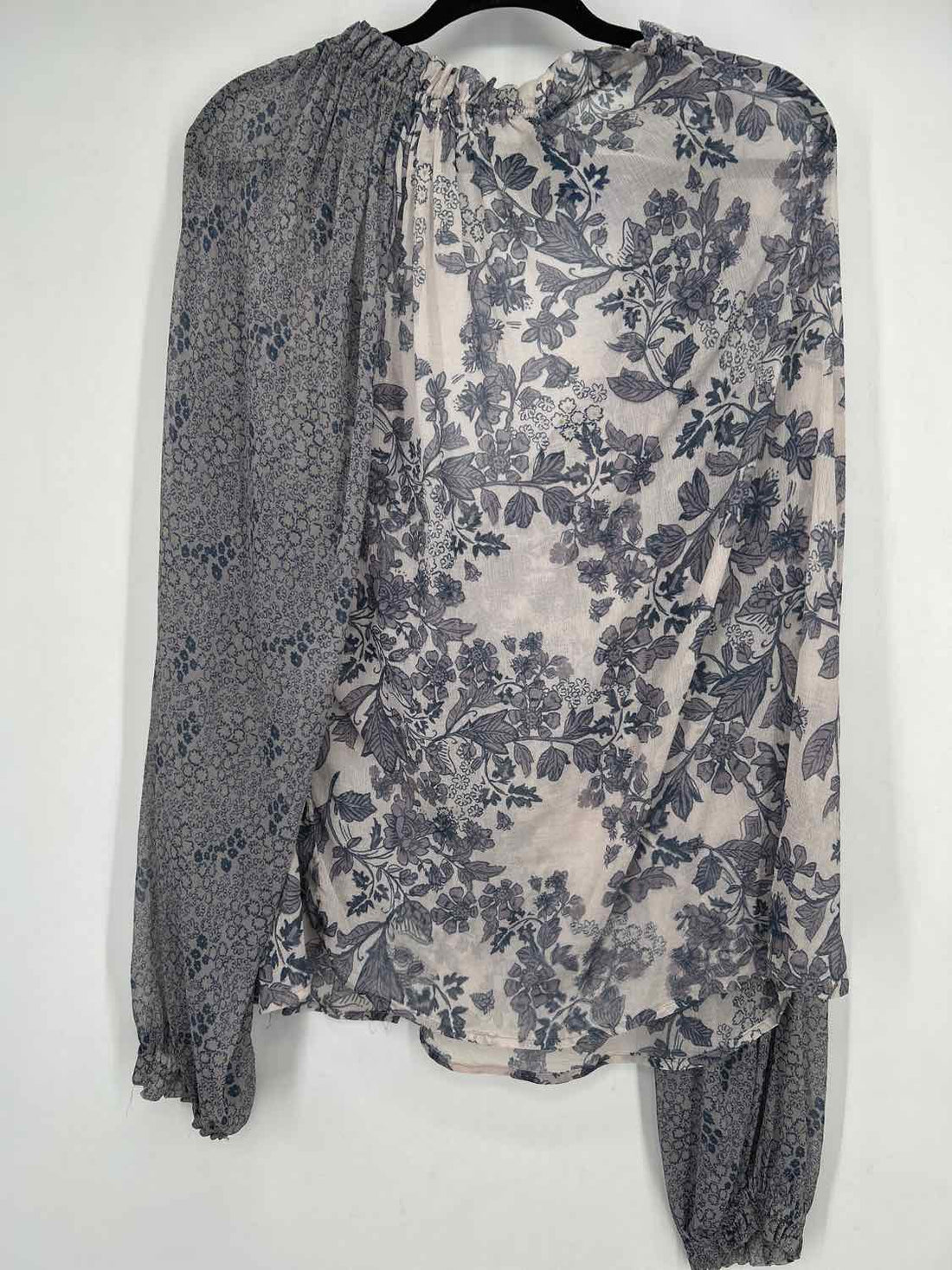 Free People Size L Light Gray & Blue Floral Long Sleeve