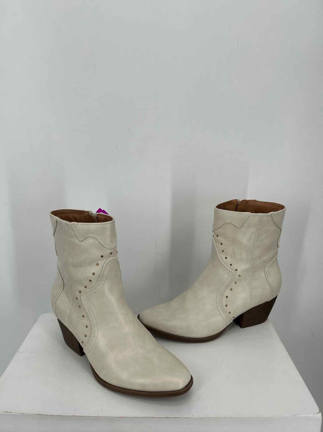 Wonderly Women Size 8.5 Cream Ankle Boot