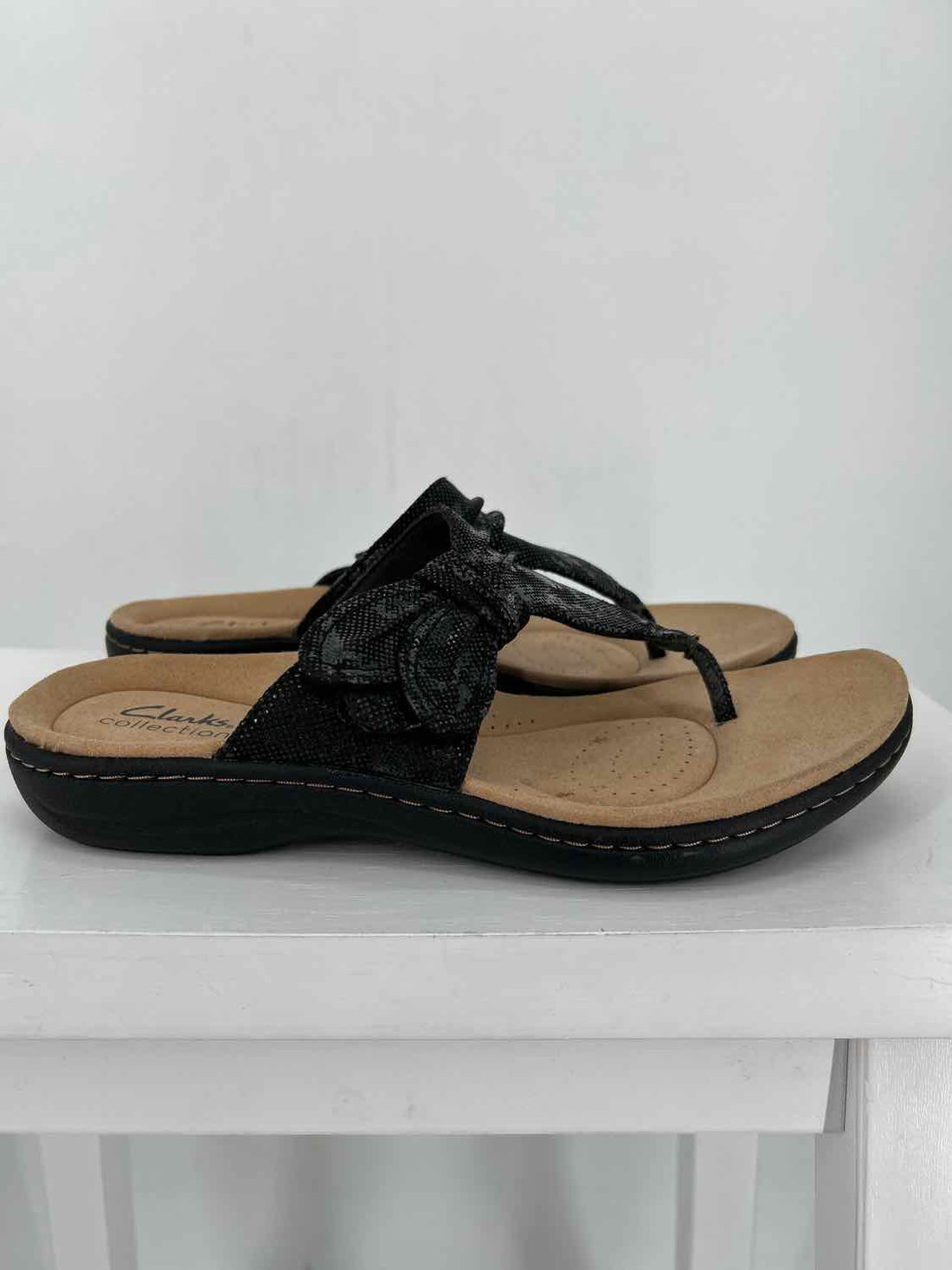 Clarks Women Size 8.5 Black Sandals