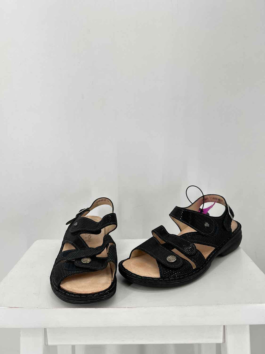 Finn Comfort Women Size 40 Black Sandals