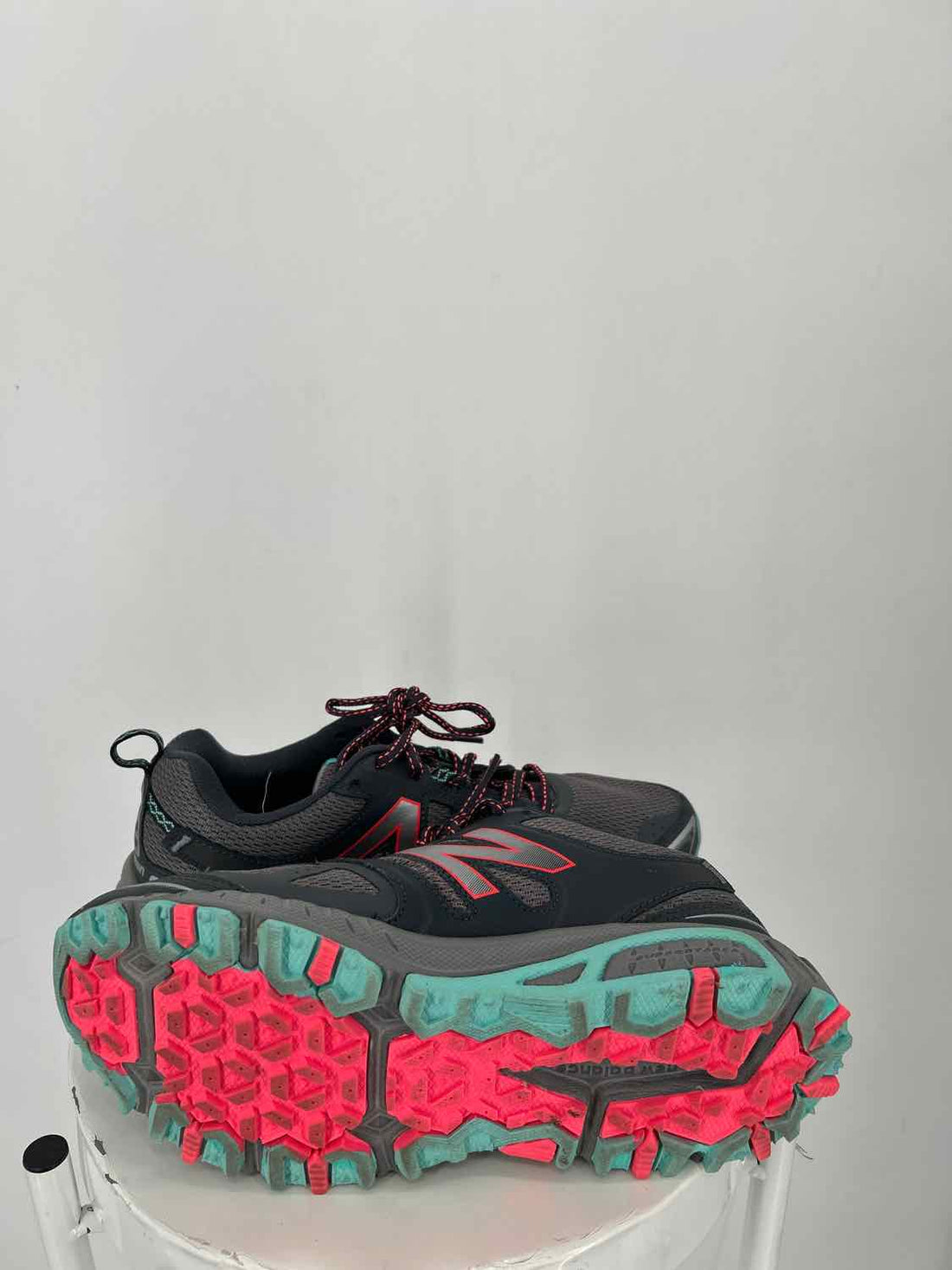 New Balance Women Size 8.5 Gray Sneakers