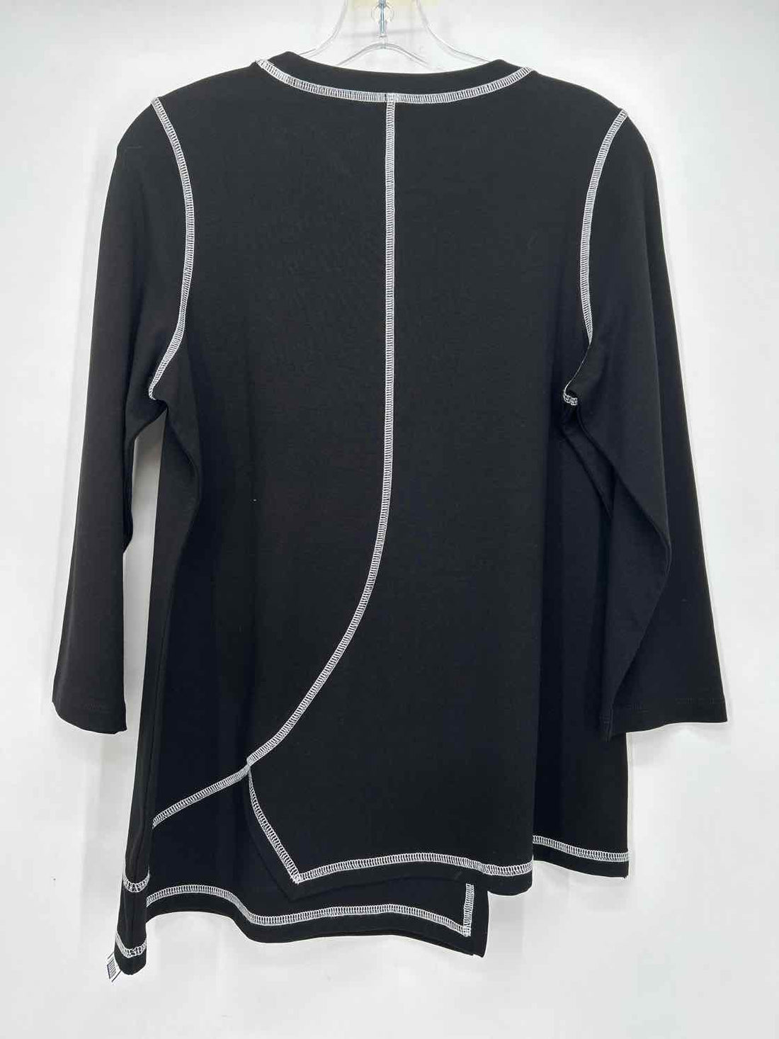 E.L.I. Size M Black Long Sleeve