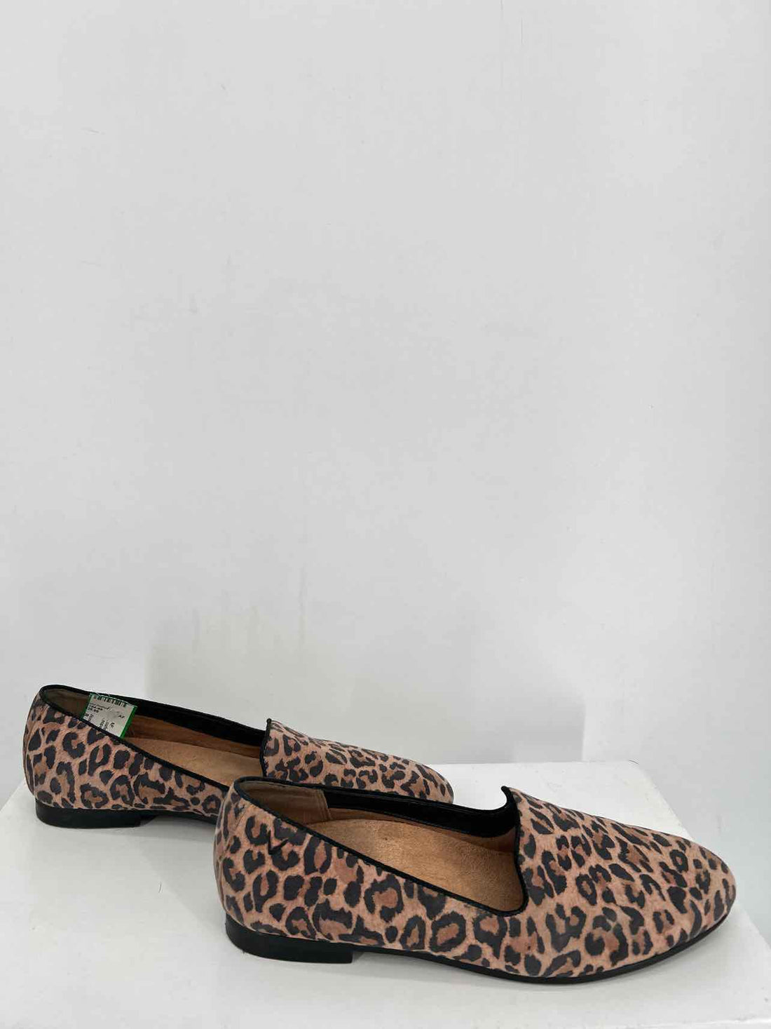 Vionic Women Size 8 Leopard Loafers
