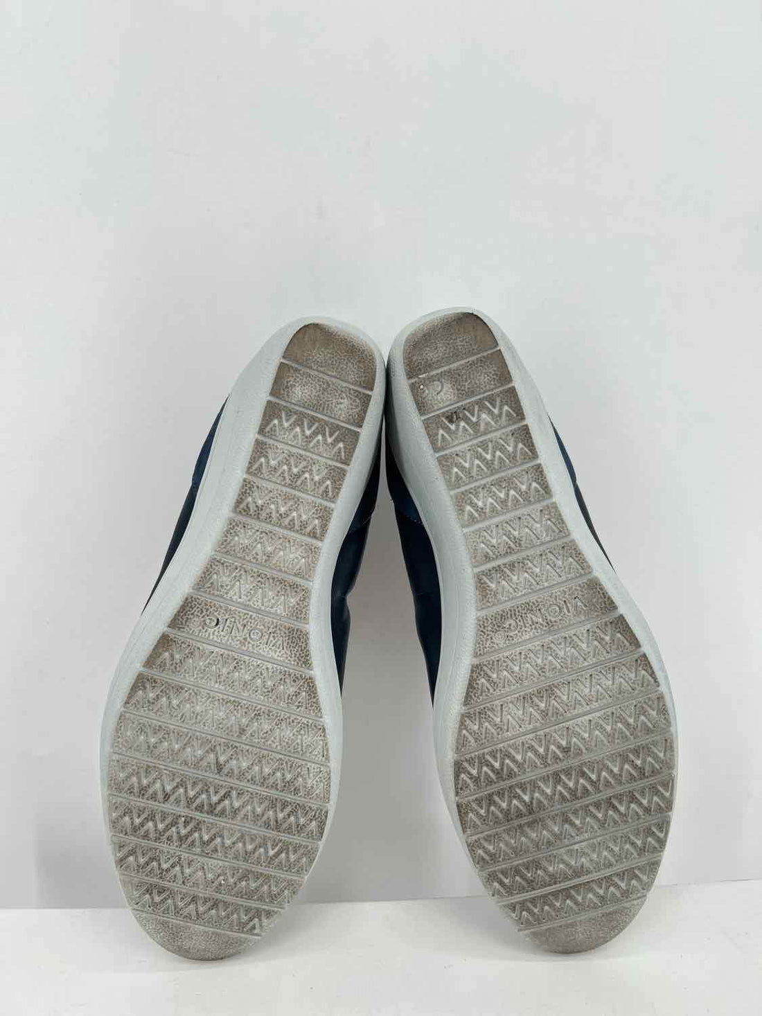 Vionic Women Size 8 Navy Genuine Leather Wedges