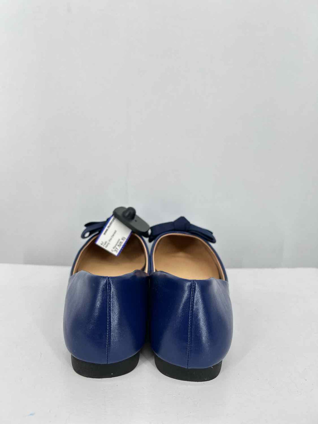 C. Paravano Women Size 37.5(6.5) Navy Flats
