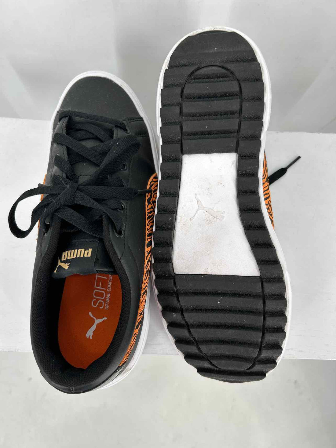 Puma Women Size 8.5 Black & Orange Tiger Sneakers