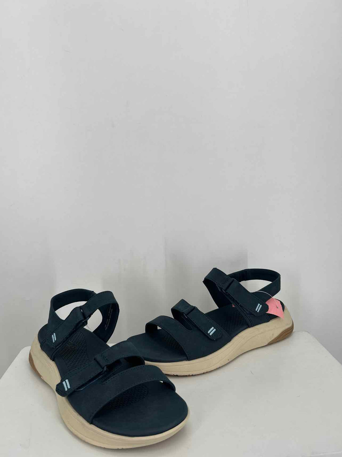 Baretraps Women Size 7.5 Navy Sandals