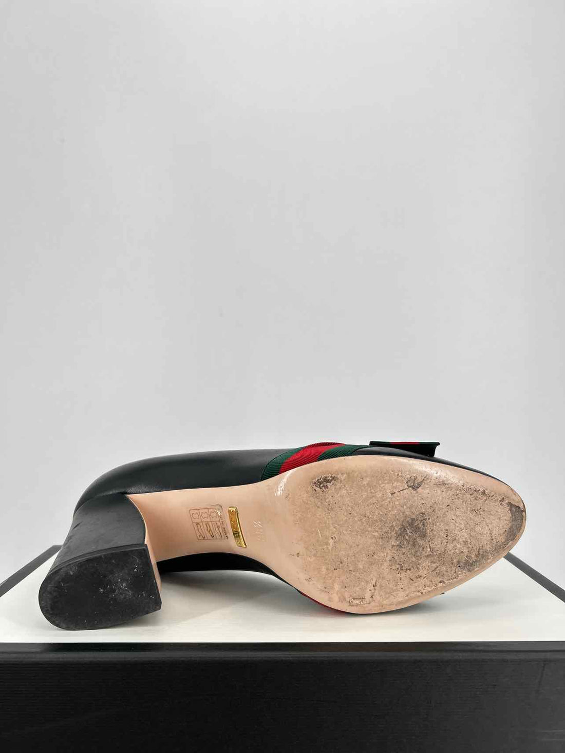 Gucci Women Size 38.5 Black Web Bow Block Pumps Heels