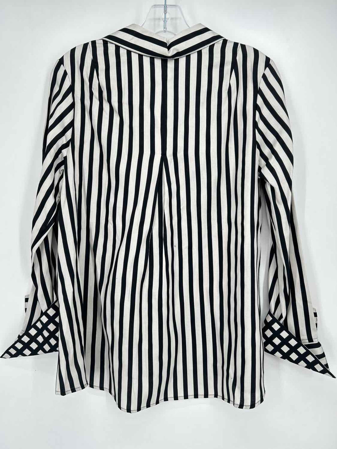 Foxcroft Size S Black Stripe Long Sleeve