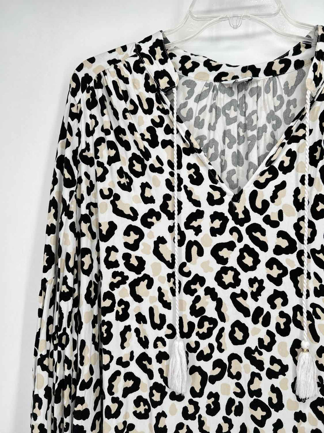 Crown & Ivy Size XL White Leopard Long Sleeve Dress