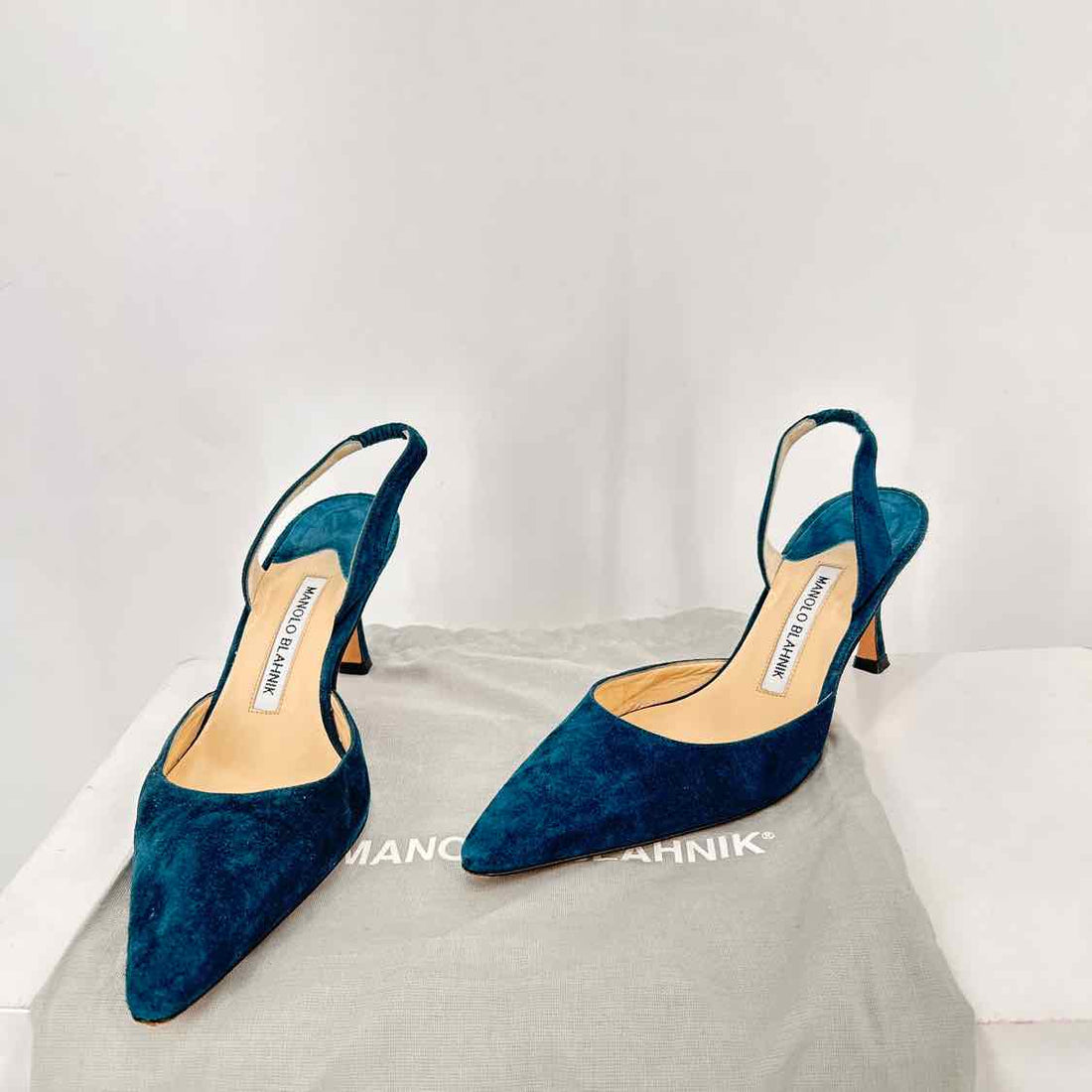 Manolo Blahnik Women Size 37 Blue Suede LUXURY