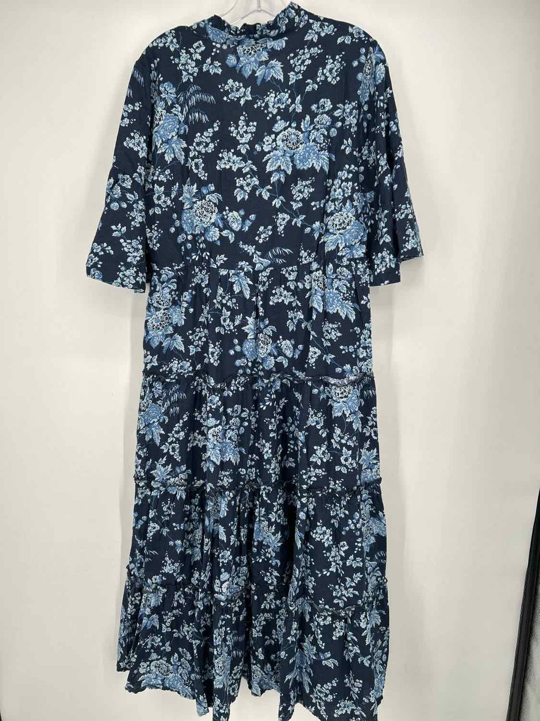 Tuckernuck Size L Navy & Light Blue Floral Linen/Cotton Short Sleeve Dress