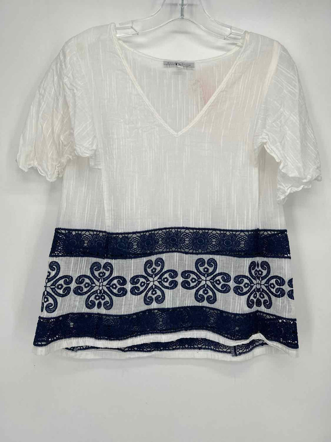 Matison Stone Size M White & Navy Embroidered Short Sleeve