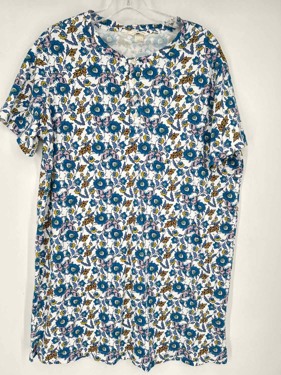 Vera Bradley White & Blue Floral Short Sleeve 1 PC