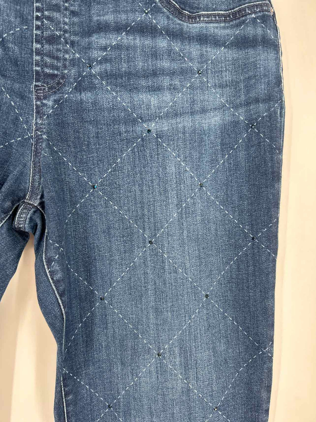 Chicos Size 2 (L) Denim Print Embellished NWT Jeans