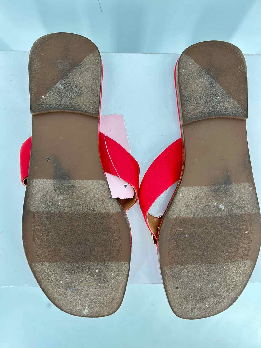 DV Women Size 8.5 Red & Gold Sandals